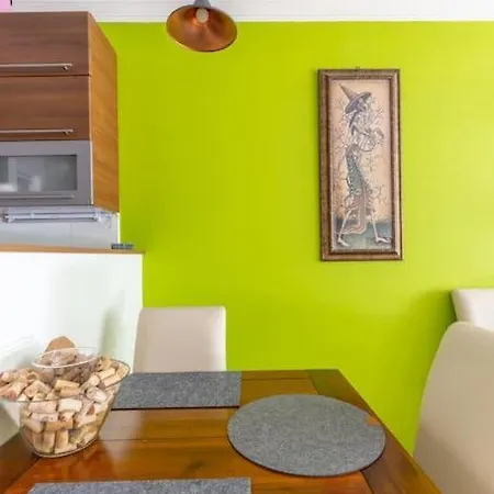 Charming With Quiet Garden In Downtown Lejlighed Budapest