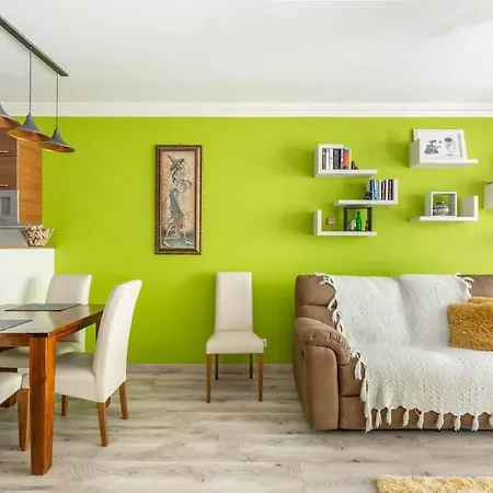 Charming With Quiet Garden In Downtown Lejlighed *