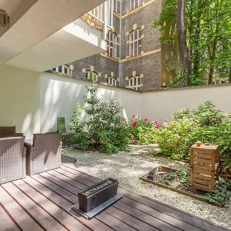 Charming With Quiet Garden In Downtown Lejlighed Budapest